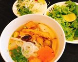 A picture of step 4 of Vegetarian Bún Huế.