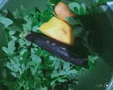 Foto langkah ke 1 dari resep Sayur bening daun kelor.