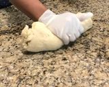 Foto del paso 1 de la receta: Tequeños y pastelitos