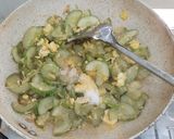 Foto langkah ke 10 dari resep Tumis Timun Telur.