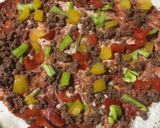 صورة لخطوة 3 من وصفة بيتزا الطاسة السريعة