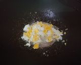 Foto langkah ke 2 dari resep Nasi Goreng Bawang Putih.