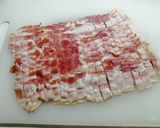 Medvehagymás - baconos tekercs recept fázis 2 fotója