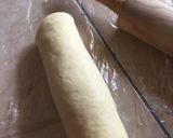 Foto langkah ke 2 dari resep Bakpao Stroberi Gulung.