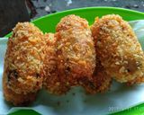 Foto langkah ke 5 dari resep Kroket kentang (isi wortel+sosis).