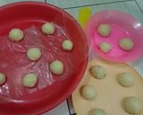 Foto langkah ke 4 dari resep Donat Simple Tanpa Telor.
