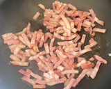 Foto del paso 1 de la receta: Brócoli gratinado con 🥓