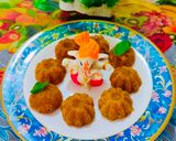 જેગેરી (ગોળ) લાડુ (સૂજી +ચુરમા)(Jaggery and churma na ladu in Gujarati) રેસીપી સ્ટેપ7ફોટો