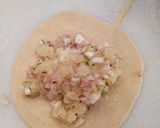 A picture of step 3 of Aaloo paratha.