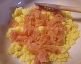 A picture of step 1 of Salmon, saffron and vegetable pie.