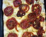 Foto del paso 4 de la receta: Focaccia con tomates al horno y romero😋😋