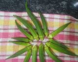 A picture of step 1 of Stuffed okra (bhindi).