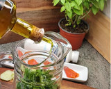Foto del paso 1 de la receta: Gazpacho de pepino con kéfir y salmón ahumado