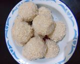 Foto langkah ke 5 dari resep Bola Nasi Ayam Isi Keju.