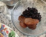Une image de l'étape 1 de Côtelettes d’agneau 🥩🍋🥜🫘confites aux fruits secs🍯.