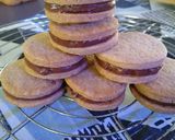 Une image de l'étape 3 de Biscuit fourré chocolat et praline.