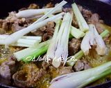 Hình bước làm 1 của món Bún gân bò xáo sả
