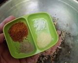 Foto langkah ke 2 dari resep Martabak Telur Kulit Lumpia.