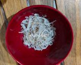 Foto langkah ke 3 dari resep Tumis Oyong Wortel plus Teri Nasi.