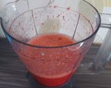 Foto langkah ke 2 dari resep Strawberry Lemonade.