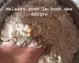 Une image de l'étape 1 de Beignets fourrés à la crèmes pâtissière et saupoudrés de pralines roses.