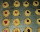 Foto langkah ke 5 dari resep Thumbprint cookies.