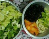 Foto langkah ke 3 dari resep Sup Asem Pedas Aneka Bakso.