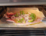 Foto del paso 2 de la receta: Lubina a la espalda con lima y cilantro