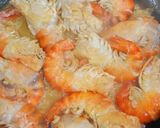 Hình bước làm 2 của món Tôm rim tiêu