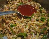 A picture of step 1 of Spanish chicken with browned rice.