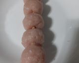 A picture of step 2 of Chicken balls skewer.