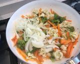 Foto del paso 4 de la receta: Camarones con verduras