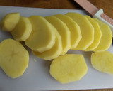 Foto del paso 1 de la receta: Berenjenas asadas con patatas y cebollas con crema rosada de tomate