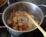 Ázsiai csirkeleves recept fázis 3 fotója