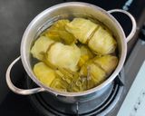 Hình bước làm 5 của món Canh Bắp Cải Sú Cuộn Thịt