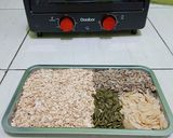 Foto langkah ke 1 dari resep Granola Choco Balls.