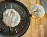 Foto del paso 1 de la receta: Pizzas caseras especial Cantábrica y especial Mediterránea