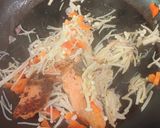 Hình bước làm 2 của món Pizza cá hồi, nấm