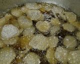 A picture of step 2 of Chillie fried arrowroots.