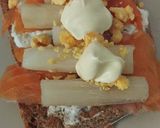 Foto del paso 5 de la receta: 🍞Tosta de espárragos con trucha🐟 ahumada