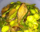 Foto langkah ke 5 dari resep Tumis ikan asin pete.