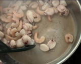 Foto del paso 1 de la receta: Arroz meloso con chipirones y langostinos