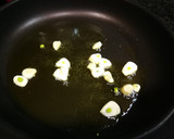 Foto del paso 1 de la receta: Tortilla de col blanco al Jerez