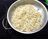 Foto del paso 3 de la receta: Tallarines al ajo
