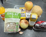 Foto del paso 1 de la receta: Pollo a la naranja con dátiles, miel y manzana 🍊🍎🍗🍯