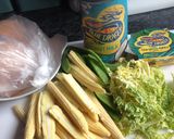 A picture of step 1 of Thai green curry.
