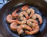 Foto langkah ke 9 dari resep Spaghetti Telur Asin dengan Udang.