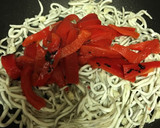 Foto del paso 3 de la receta: Revuelto de gulas y pimiento del piquillo