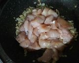 Foto del paso 2 de la receta: Salsa rápida de crema y pollo