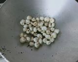 A picture of step 3 of Gond Ke Laddu.